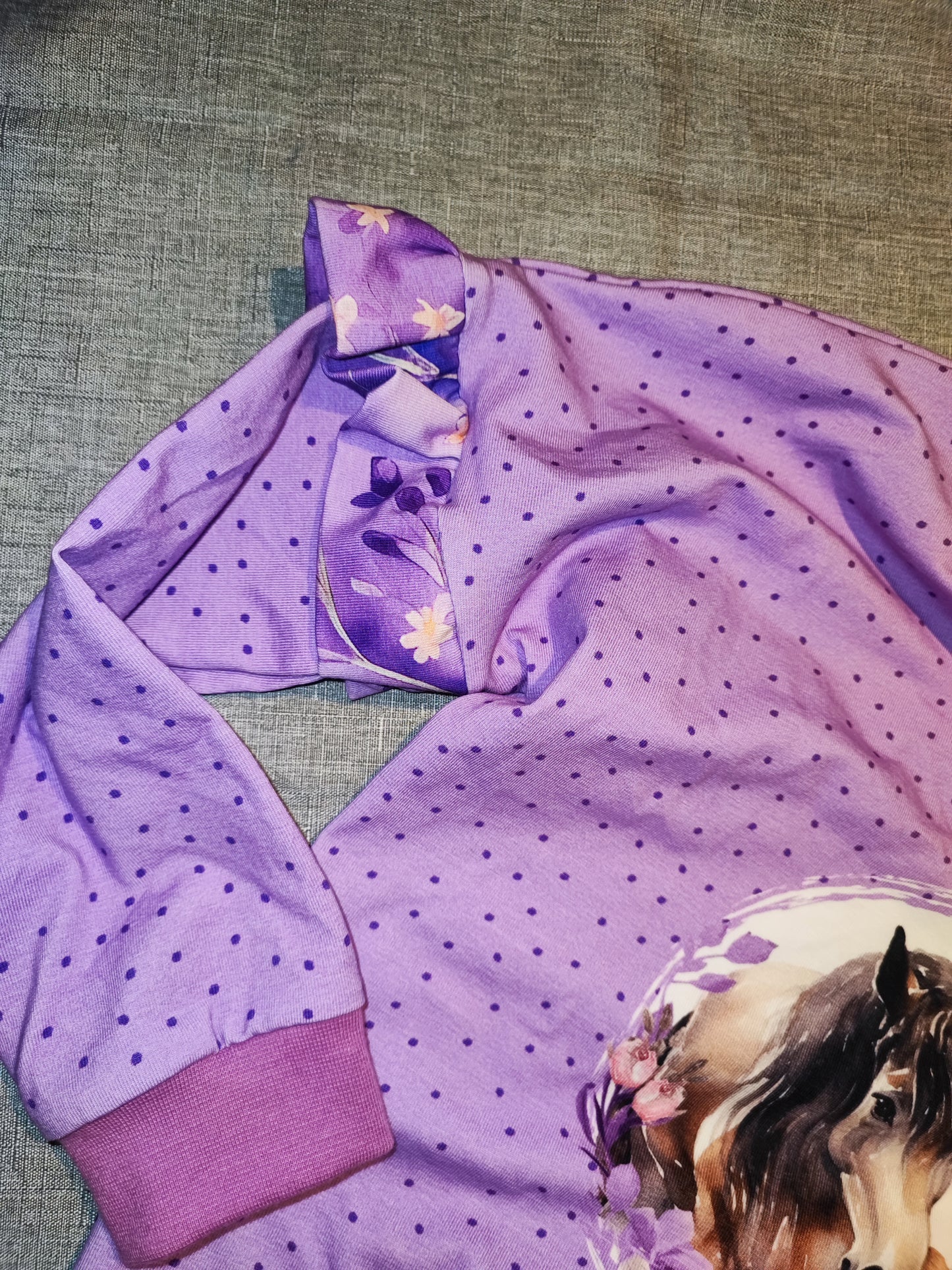 Pullover Pferdemädchen Gr. 116 - Handmade Kinder Sweatshirt