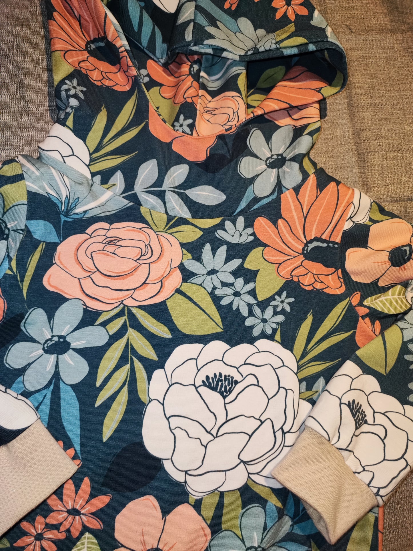 Kapuzen Pullover Gr. 92