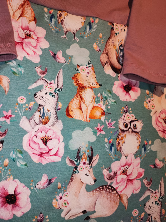 Mädchen Kleid Gr. 104 Altrosa mit Tieren und Blumen - Handmade Jersey